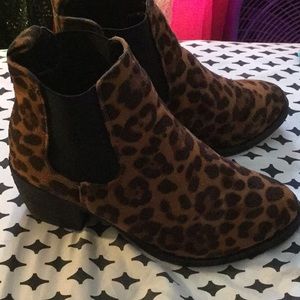 Cheetah print low cut ankle boots